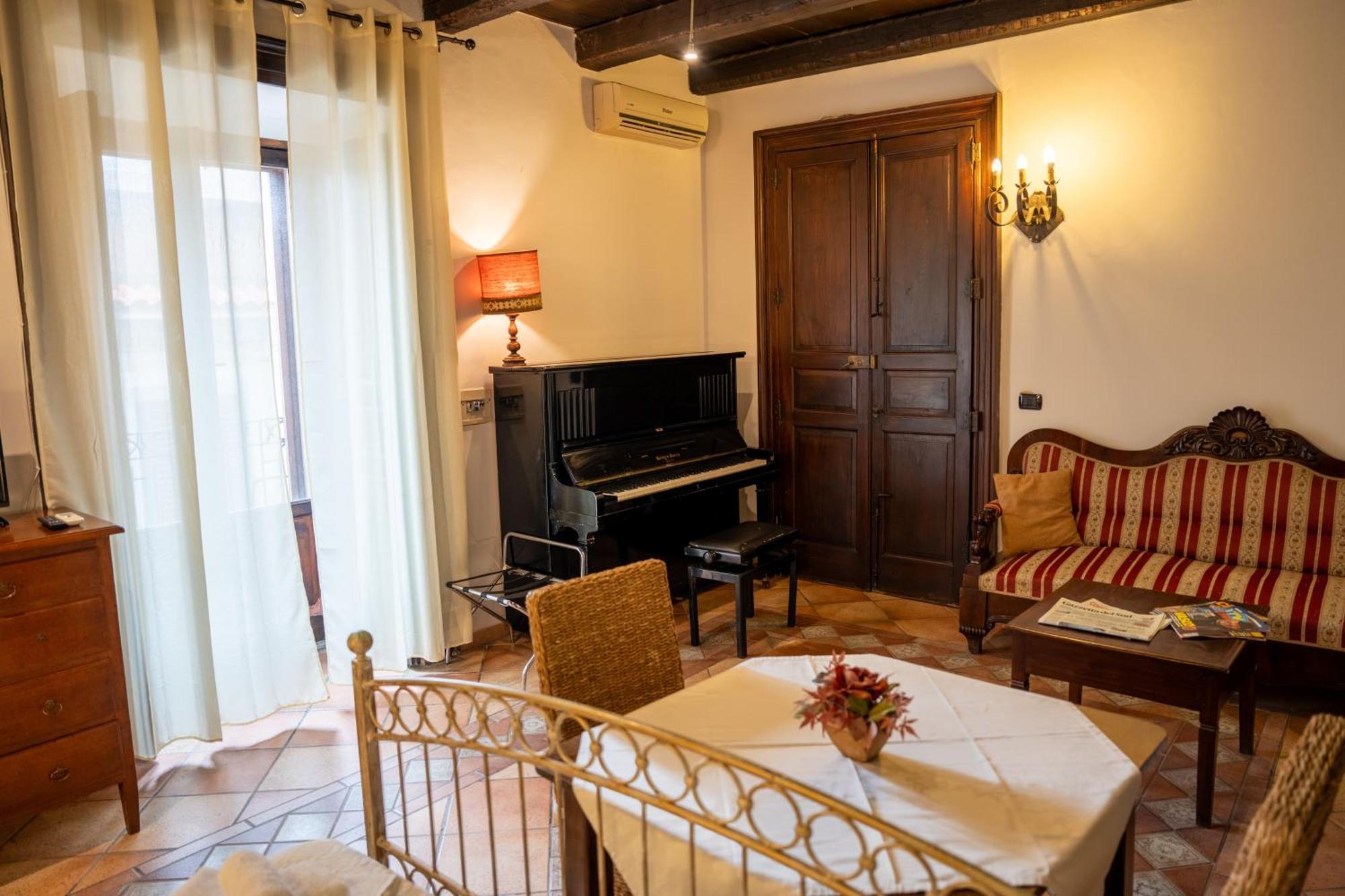 Residenza L'Antico Borgo Hotel Filadelfia Екстер'єр фото